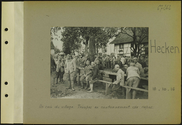 Hecken. Un coin du village. Troupes en cantonnement de repos