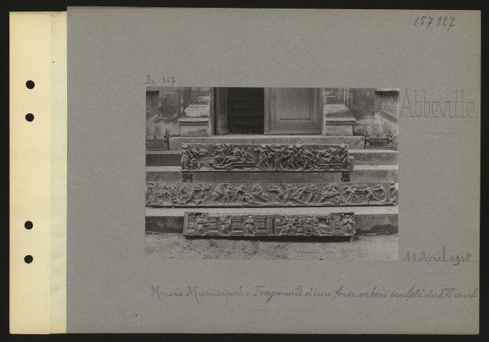 Abbeville. Musée municipal : fragments d'une frise en bois sculpté du XVIe siècle