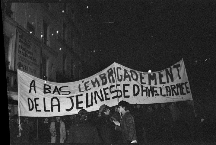 Manifestation contre le service militaire obligatoire et pour la libération des soldats incarcérés