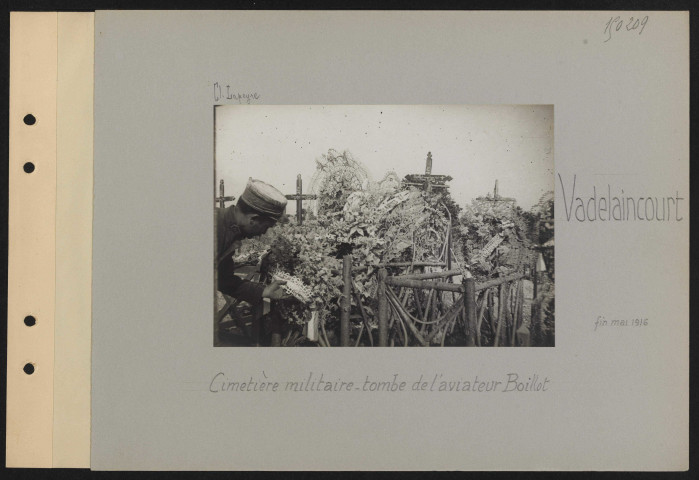 Vadelaincourt. Cimetière militaire. Tombe de l'aviateur Boillot