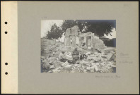 Auve. Dans les ruines du village