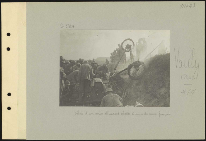 Vailly (près). Débris d'un avion allemand abattu à coups de canon français