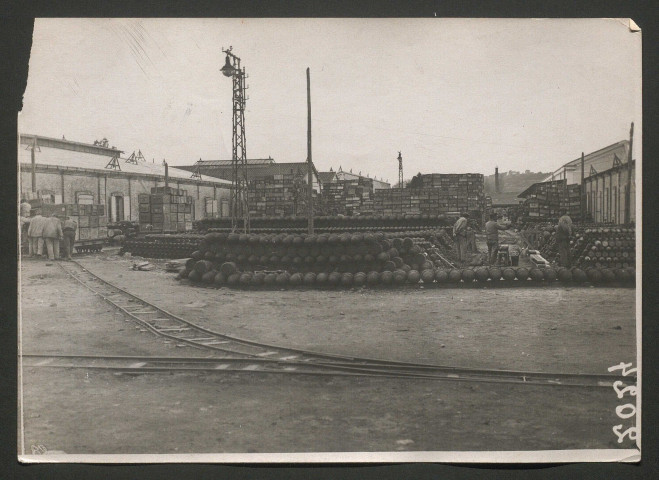 Fabrication d'obus à Toulon