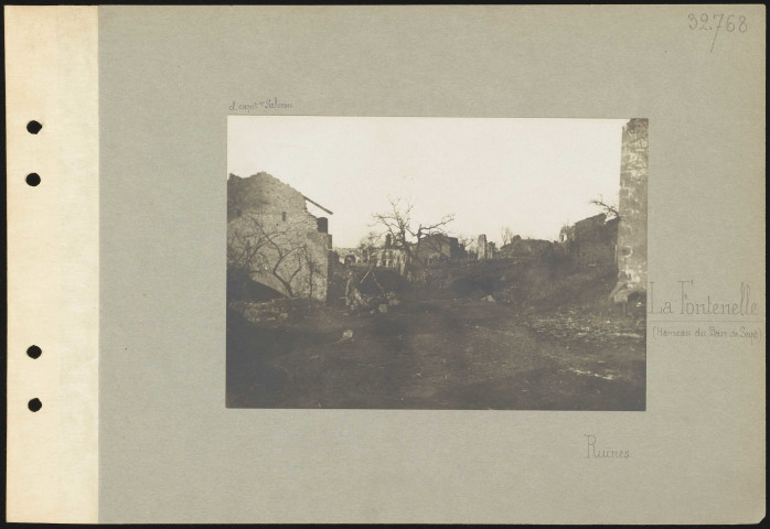 La Fontenelle (hameau du Ban-de-Sapt). Ruines