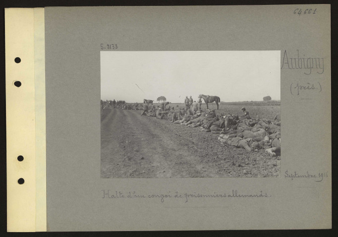 Aubigny (près). Halte d'un convoi de prisonniers allemands