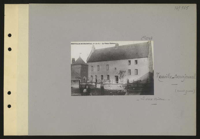 Neuville-Bourjonval. Le vieux château
