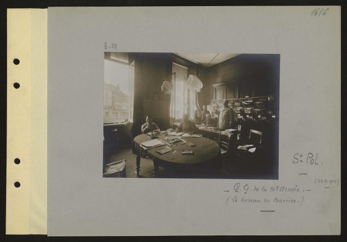 Saint-Pol. QG de la 10e armée. Le bureau du courrier
