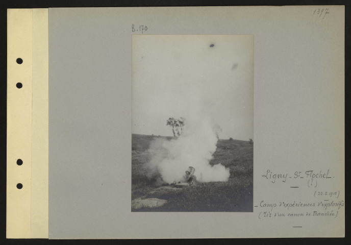 Ligny-Saint-Flochel (?). Camp d'expériences d'explosifs. Tir d'un canon de tranchée