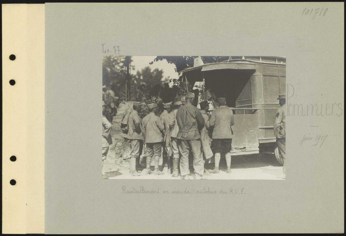 Pommiers. Ravitaillement en viande : autobus de ravitaillement en viande fraîche