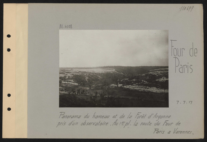Four de Paris. Panorama du hameau et de la Forêt d'Argonne pris d'un observatoire. Au premier plan, la route du Four de Paris à Varennes