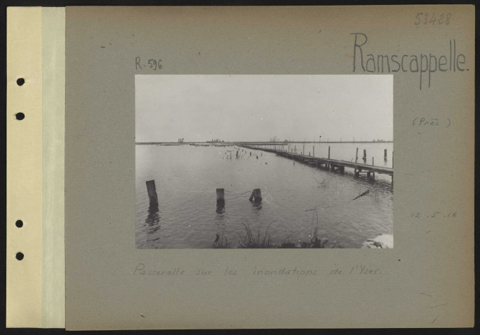 Ramscapelle (près). Passerelle sur les inondations de l'Yser