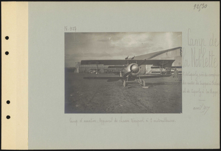 Camp de la Noblette (est de Cuperly, près du carrefour des routes de Suippes à Châlons et de Cuperly à La Cheppe). Camp d'aviation. Appareil de chasse Nieuport à trois mitrailleuses