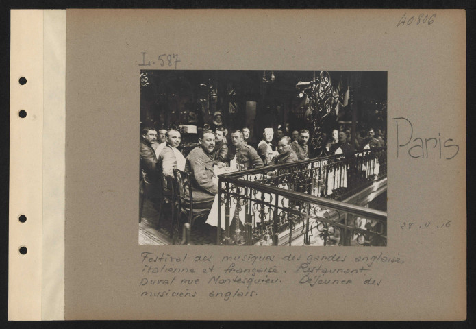 Paris. Festival des musiciens des gardes anglaise, italienne et française. Restaurant DuVAL , rue Montesquieu. Déjeuner des musiciens anglais