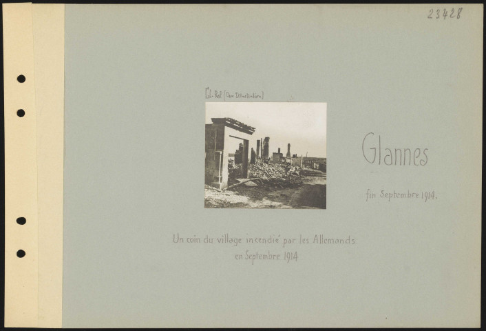 Glannes. Un coin du village incendié par les Allemands en septembre 1914