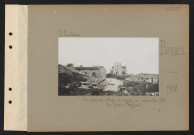 Pannes. Un coin du village reconquis en septembre 1918. Au fond, l'église