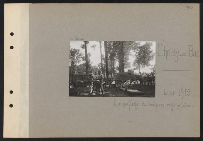 Choisy-au-Bac. Camouflage de voitures régimentaires