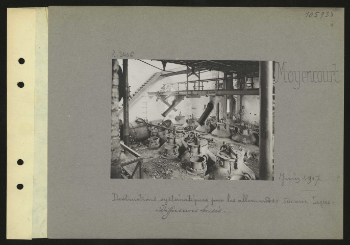 Moyencourt. Destructions systématiques par les Allemands : sucrerie Legras. Diffuseurs brisés