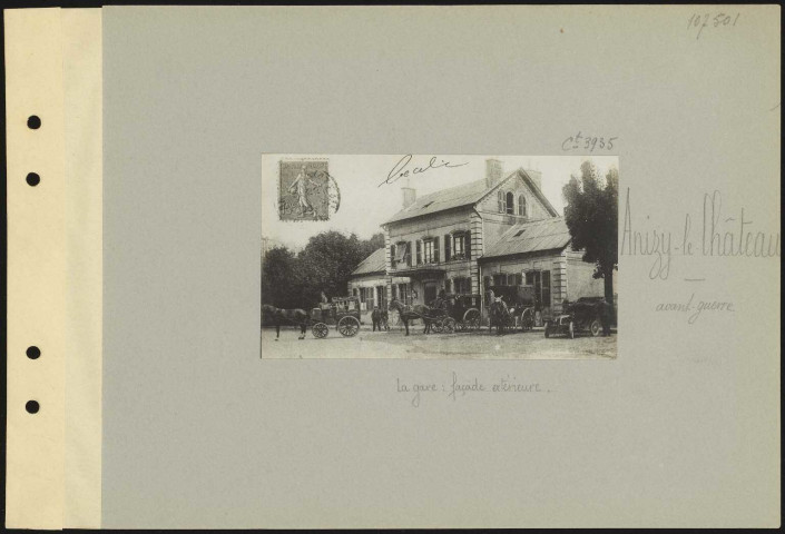 Anizy-le-Château. La gare : façade extérieure