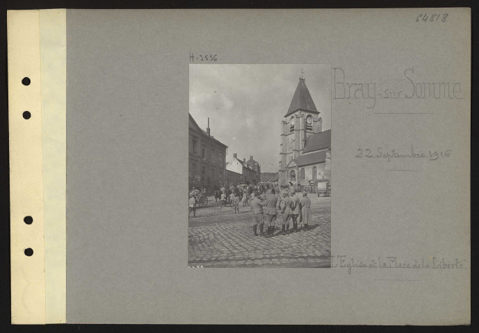 Bray-sur-Somme. L'église et la place de la Liberté