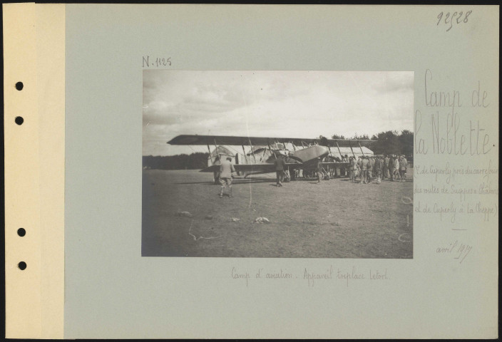 Camp de la Noblette (est de Cuperly, près du carrefour des routes de Suippes à Châlons et de Cuperly à La Cheppe). Camp d'aviation. Appareil triplace Letort