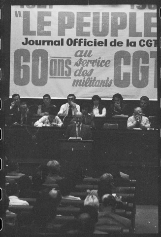 Les 60 ans du journal « Le Peuple », le journal officiel de la CGT. Les représentants de diverses associations et organisations de lutte contre l'antisémitisme reçus à l'Elysée