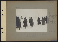 Coxyde-Bains. Dans les dunes. Les généraux Lyautey et Balfourier visitent les ouvrages de défense