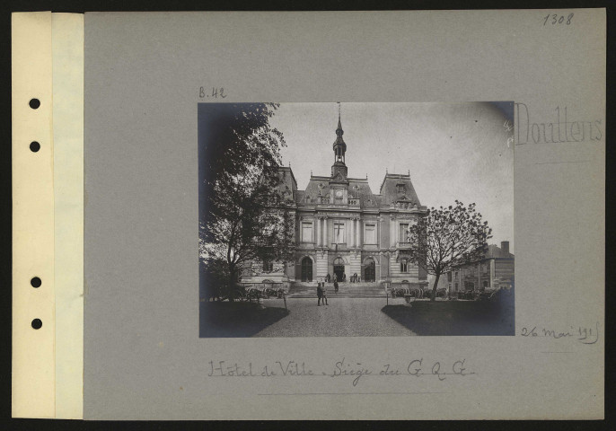 Doullens. Hôtel de ville : siège du grand quartier général