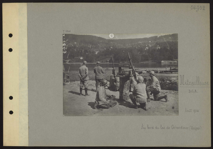 Gérardmer (Vosges). Mitrailleuse DCA au bord du lac