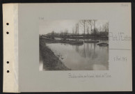 Pont-l'Évêque. Péniches coulées sur le canal latéral de l'Oise