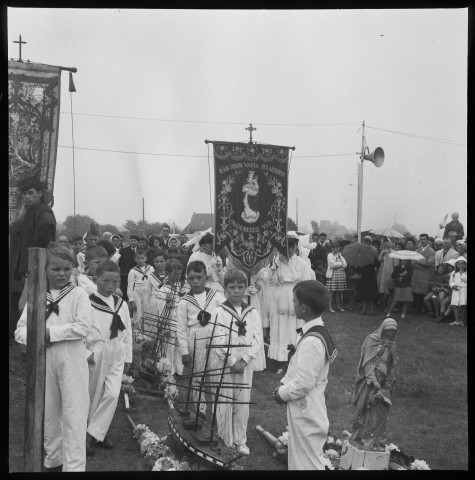 En Bretagne : le « Pardon breton » et le Radôme de Pleumeur-Bodou