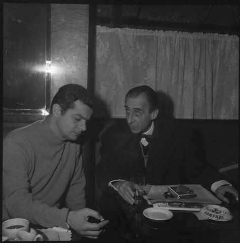 Serge Reggiani et Pierre Asso au café de Flore