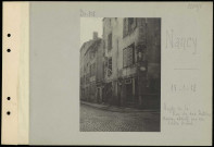 Nancy. Angle de la rue du Duc Antoine. Maison atteinte par des éclats d'obus