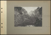 Montcornet. Rue bombardée et coupée par une mine allemande