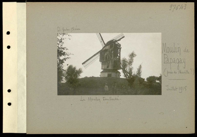 Moulin de Papegay (Près de Neuville ?). Le moulin bombardé