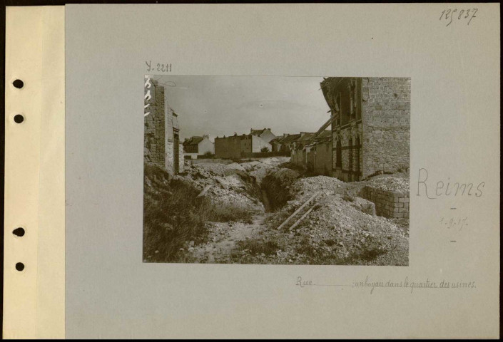 Reims. Rue ? ; un boyau dans le quartier des usines