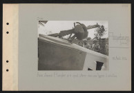 Ricquebourg (près de). Avion allemand Rumpler numéro 4 ayant atterri dans nos lignes : la mitrailleuse