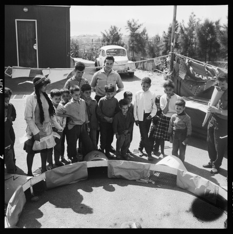 Fête d'enfants avec des jeux organisés (suite)