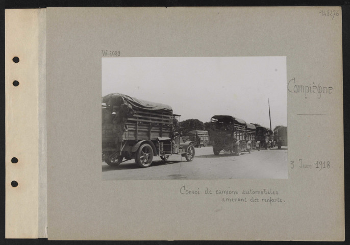 Compiègne. Convoi de camions automobiles amenant des renforts