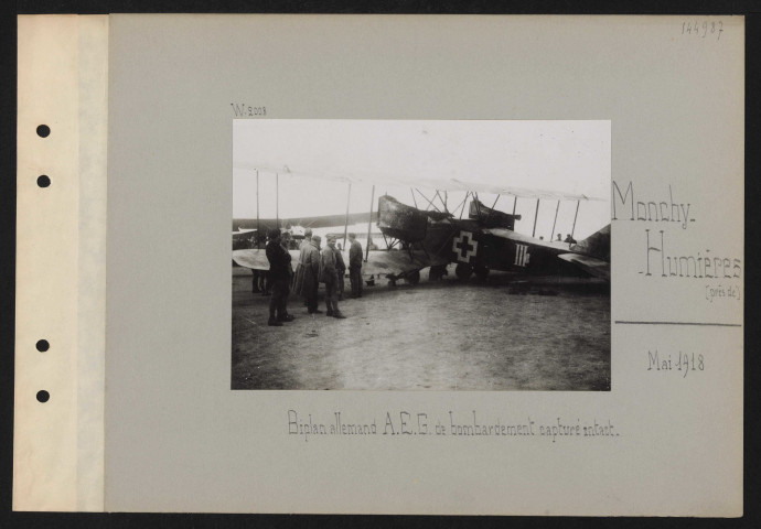 Monchy-Humières. Biplan allemand AEG de bombardement capturé intact