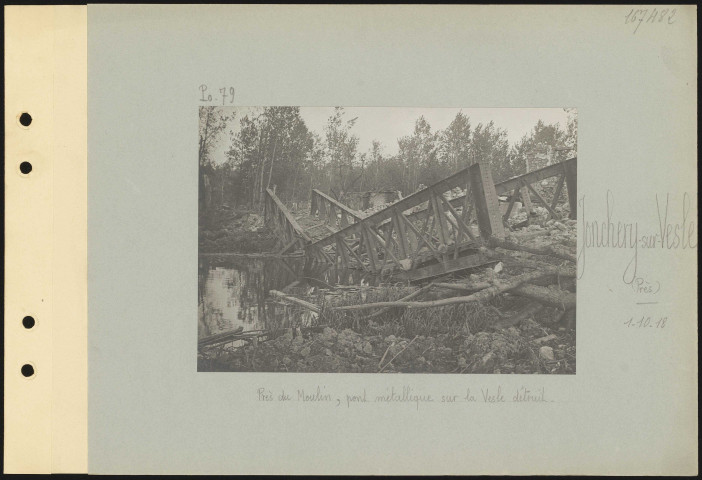 Jonchery-sur-Vesle (près). Près du moulin, pont métallique sur la Vesle détruit