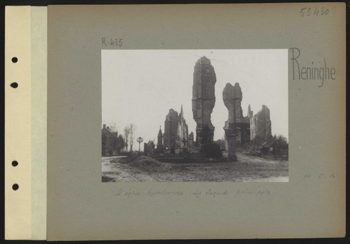 Reninghe. L'église bombardée. La façade principale