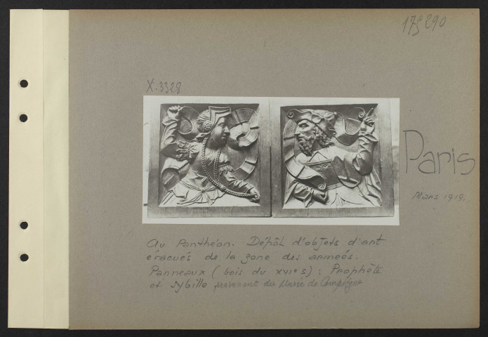 Paris. Au Panthéon. Dépôt d'objets d'art évacués de la zone des armées. Panneaux (bois du XVIe siècle) : Prophète et Sybille
