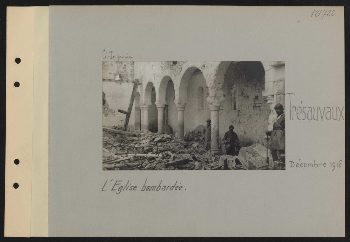 Trésauvaux. L'église bombardée