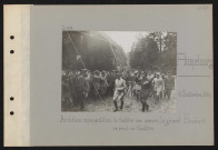 Ricquebourg. Au château : représentation du théâtre aux armées : le général Humbert se rend au théâtre