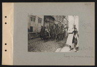 Noyon. Passage de prisonniers allemands