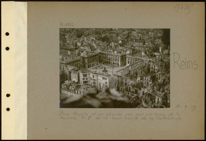 Reims. Place Royale et ses abords vus par un trou de la tourelle nord-est de la tour nord de la cathédrale