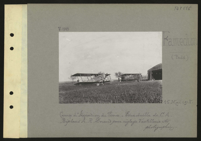 Famechon (près). Camp d'aviation de Poix : escadrille de C.A. Biplans A.R. Dorand pour réglage d'artillerie et photographie