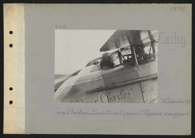 Cachy. Camp d'aviation : escadrille des Cigognes ; lieutenant Guynemer et son appareil