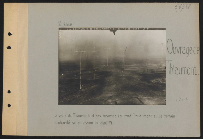 Ouvrage de Thiaumont. La crête de Thiaumont et ses environs (au fond, Douaumont). Le terrain bombardé vu en avion à 800 m