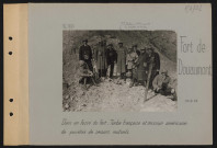 Fort de Douaumont. Dans un fossé du fort. Tombe française et mission américaine de sociétés de secours mutuels